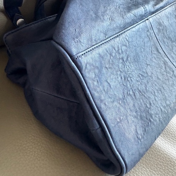AIMEE KESTENBERG leather satchel purse navy blue medium sz like new - Picture 8 of 16